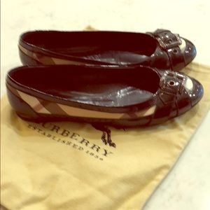 Burberry flats